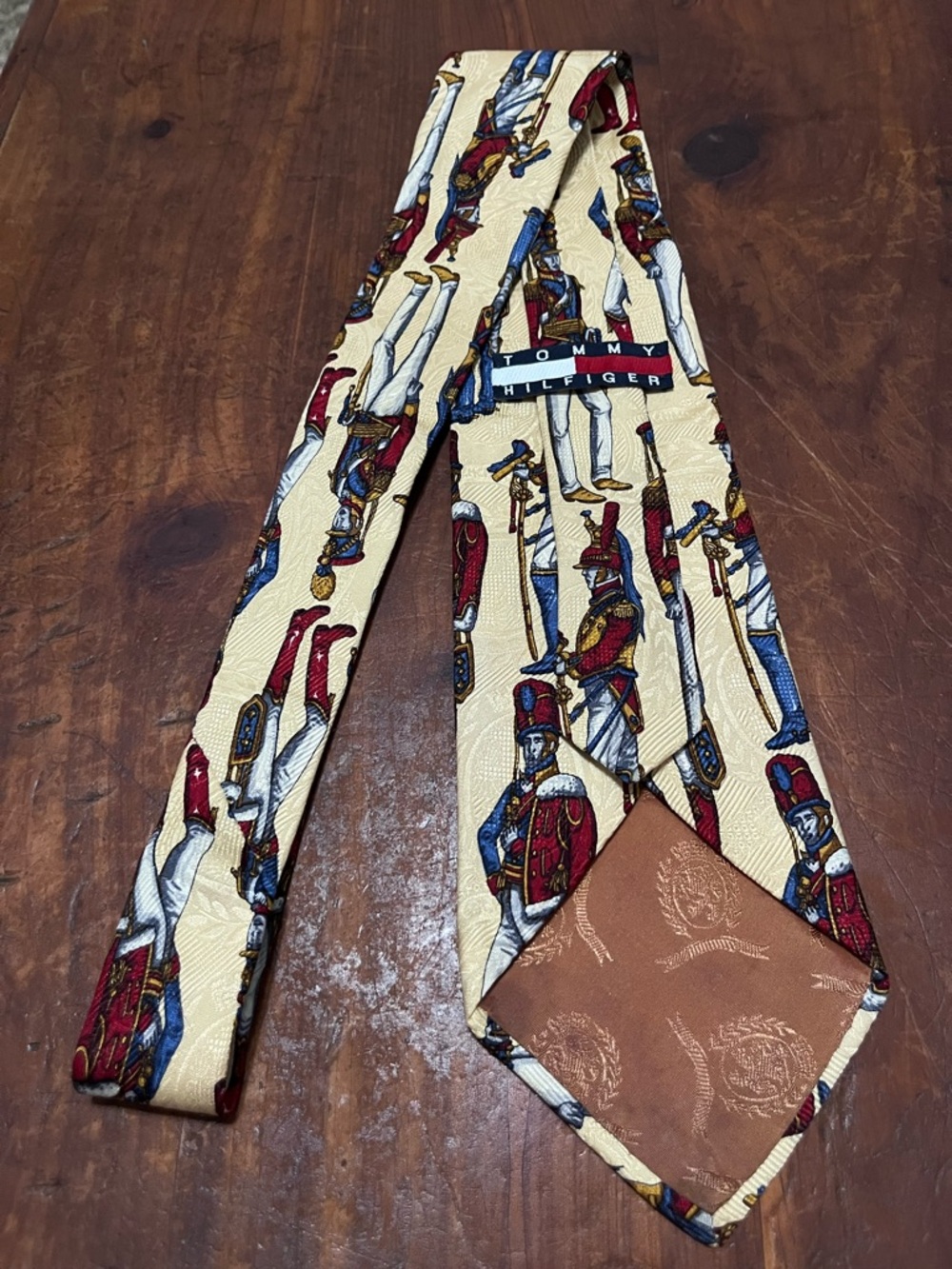 Tommy Hilfiger 100% Silk Navy & Red Uniformed Soldiers Tie - Picture 7 of 9